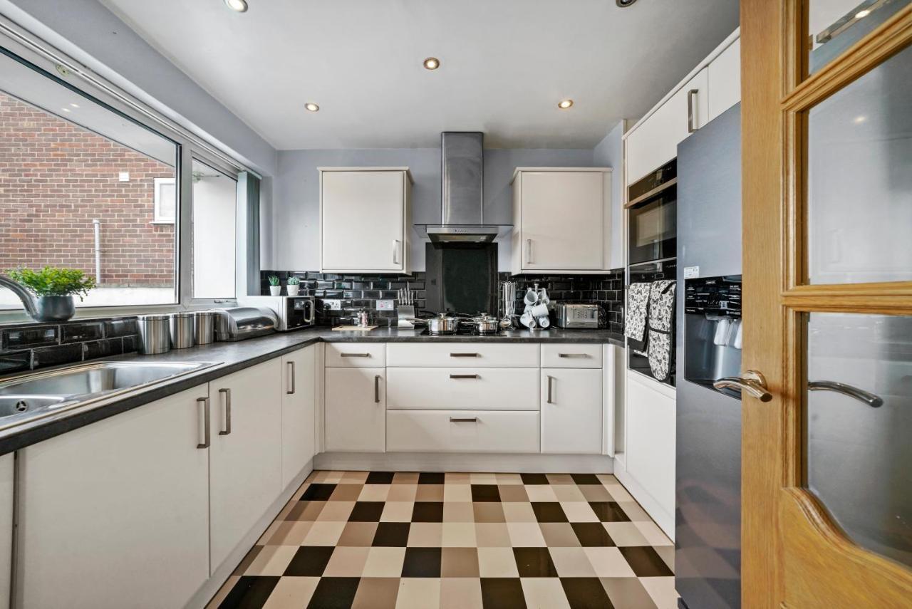 The Stylish Warwick Abode - Balcony - Garden Villa Leek Wootton Eksteriør billede